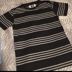 SGR Mens small black and grey t shirt 🌴